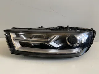 Audi Q7 Left Side Facelift Xenon Headlight D5s