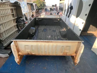 Toyota Hilux D4D long wheel base bin