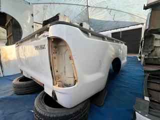 Toyota Hilux D4D long wheel base bin