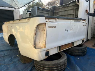 Toyota Hilux D4D long wheel base bin