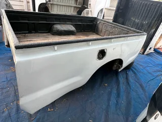 Toyota Hilux D4D lwb bin with tailgate