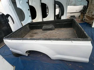 Toyota Hilux D4D lwb bin with tailgate