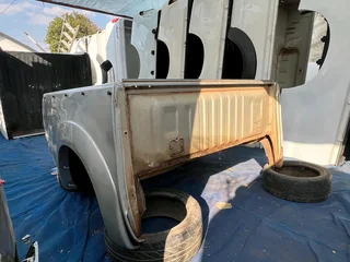 Toyota Hilux D4D double cab bin  with tailgate