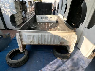 Toyota Hilux D4D lwb bin with tailgate