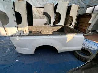 Toyota Hilux D4D lwb bin with tailgate