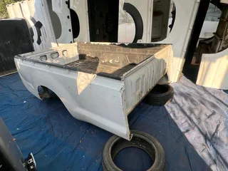 Toyota Hilux D4D lwb bin with tailgate