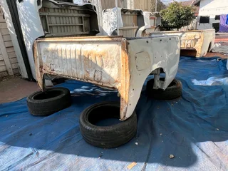 Toyota Hilux D4D double cab bin