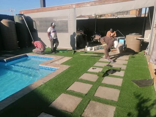 Swiming pool mentainance repair&amp;roof cleaning and landscaping