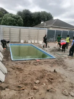Swiming pool mentainance repair&amp;artficial grass installation and landscaping