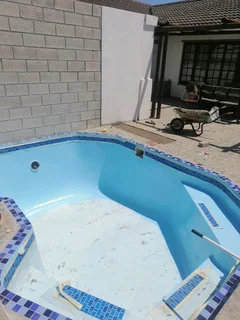 Swiming pool mentainance repair&amp;artficial grass installation and landscaping