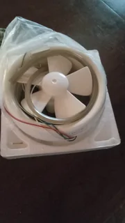 Extractor ceiling fans