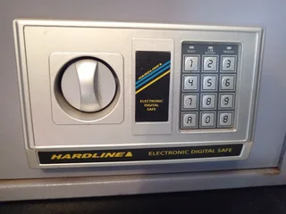 ✨ 2 x Electronic Safes For Sale!               R1 000 for both 