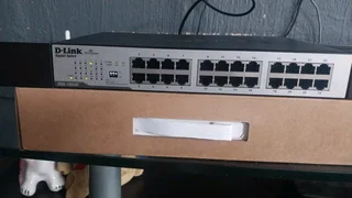 D-Link DGS-1024D/B 24‑Port Gigabit Unmanaged Desktop Switch, Hub, Internet Split