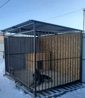 Sliding gates and balustrades