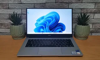 Business Huawei Matebook_512GB SSD_FHD 1920x1080 Display_Iris Xe Graphics_1135g7 8 CPU