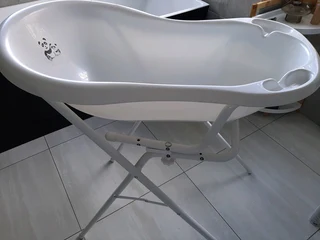 Baby Bath With Drainage With Stand
