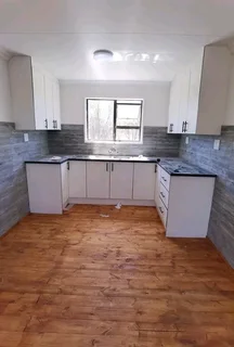 GLOBAL WENDY&#39;S and LOG HOMES