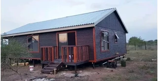 Philip Log Homes Construction Company: &#43;27836320363
