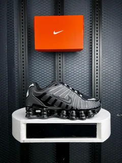 Black nike zShox