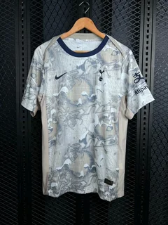 White Tottenham jersey