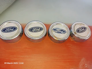 Original Ford centre rim caps