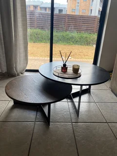 Nesting coffee table