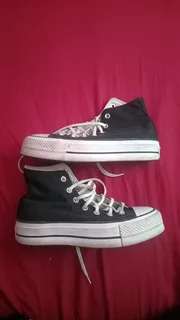 Converse shoes size 7