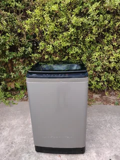 Defy washing machine 13kg is working R2500 100 % am staying in Brooklyn