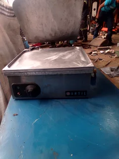 The Anvil Flat-plate sandwich presser