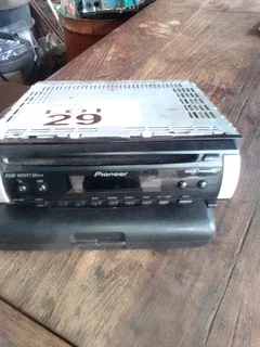 Pioneer DEH-1850 car stereo