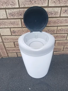 TOMMEE TIPPEE NAPPY BIN