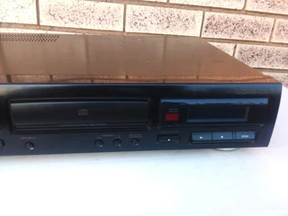 TEAC CD PLAYER