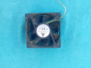 12 V BRUSHLESS FAN FOR PC