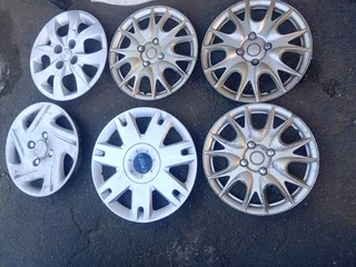 20 ASSORTED WHEEL CAPS