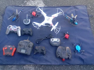 Rc Drones, Helicopters And Controlls (not Working)