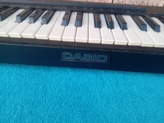 VINTAGE CASIO KEYBOARD 201 (FOR SPARES)