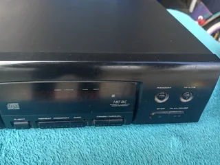 PIONEER CD PLAYER (NOT READING)