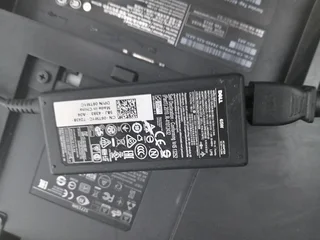 27 INCH DELL HDMI MONITOR (NEEDS ATTENTION) R450