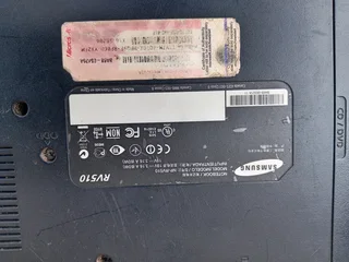 SAMSUNG LAPTOP FOR SPARES (R250)