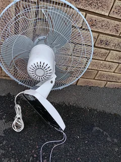 18&#34; BLUTECH WALL FAN (R250)