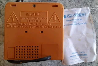 Vintage Lloyd&#39;s clock radio