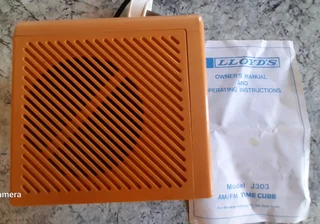 Vintage Lloyd&#39;s clock radio