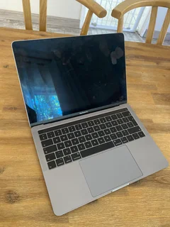 MacBook pro 13”