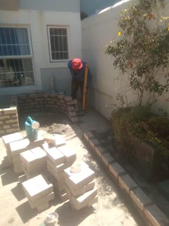 Builder and plasterer urgently looking for job