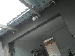 Skilled brick layer and plasterer