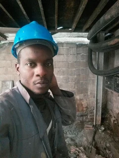 Skilled bricklayer and plasterer