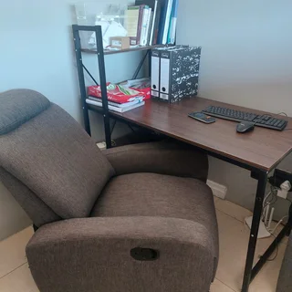 desk - Ad posted by Tayla Salvage