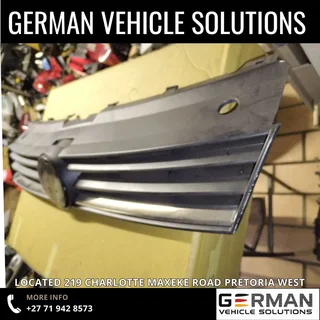 Volkswagen Polo 6 main grill for sale NEW ( no Badge )