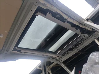 Mercedes-Benz ML350 W166 Roof Section for Sale – Replacement Shell Cuts