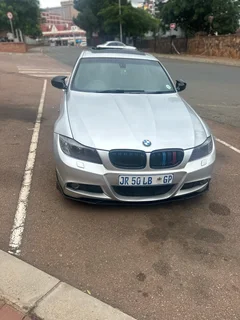BMW 320i e 90 sport R70000  and negotiable